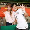 恭喜，国足22岁小将留洋，加盟英超豪门，女友曝光，长相甜美，陪伴留洋